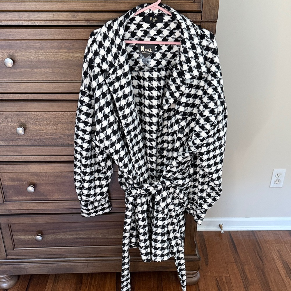 Women's Black and White Houndstooth Coat